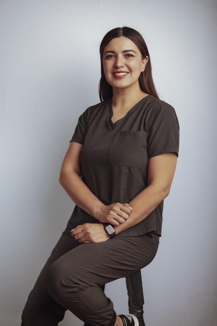 Dra. Rosella Cárdenas, especialista en ortodoncia y estética dental en Dental San Javier